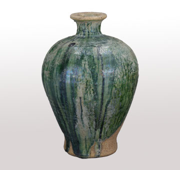 明绿釉瓷梅瓶